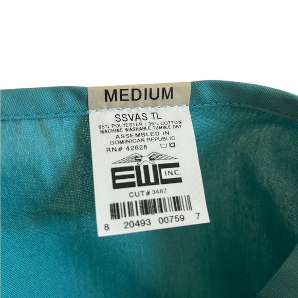 NWOT - EWC INC. Unisex Scrub Top - Jade Green - Size (Medium) - Picture 4 of 4